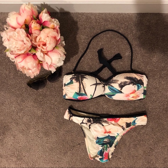 Salinas Colorful Bikini (Top and Bottom) - Picture 1 of 8